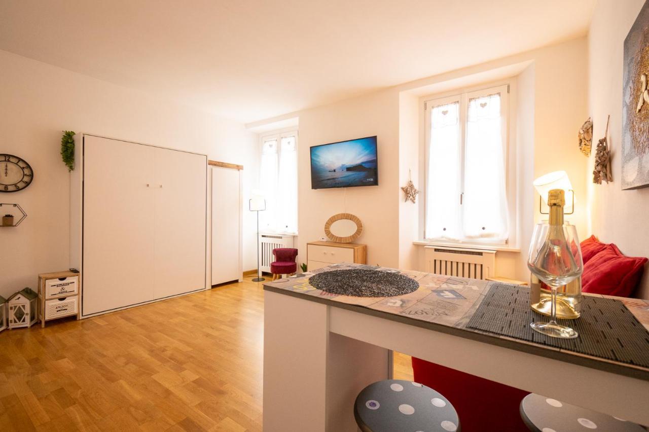 Portatorre Suite, A Charming Apartment In The Heart Of Como, Free Private Parking, Air Conditioning & More! Kültér fotó