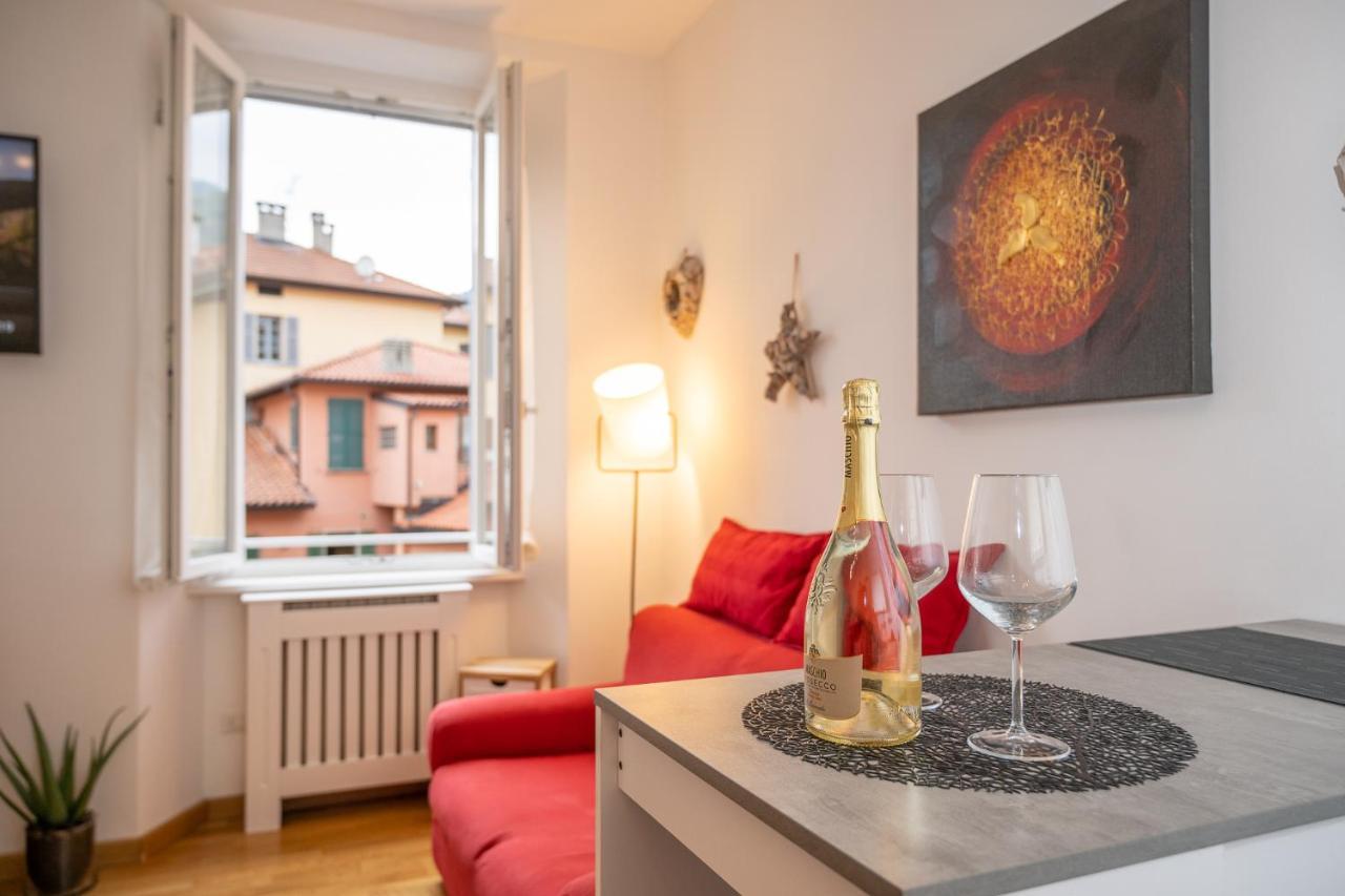 Portatorre Suite, A Charming Apartment In The Heart Of Como, Free Private Parking, Air Conditioning & More! Kültér fotó