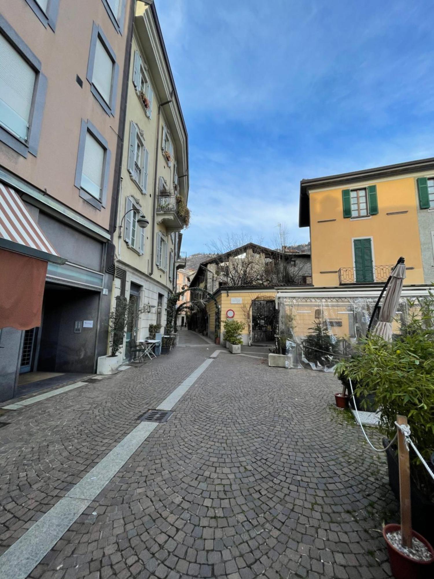 Portatorre Suite, A Charming Apartment In The Heart Of Como, Free Private Parking, Air Conditioning & More! Kültér fotó