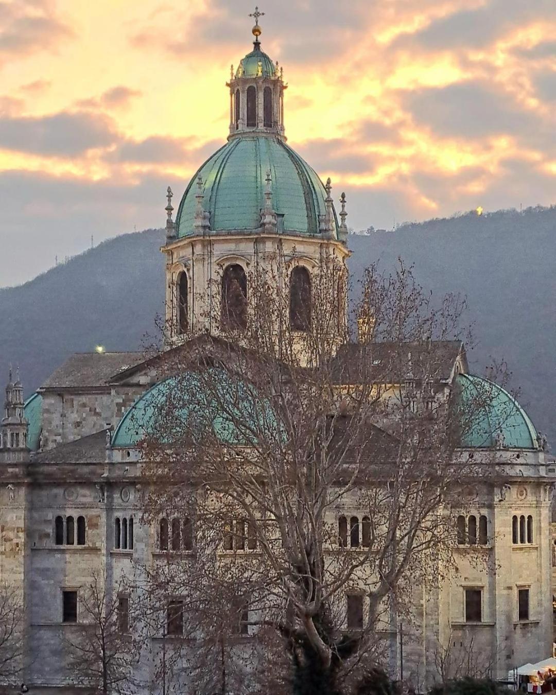 Portatorre Suite, A Charming Apartment In The Heart Of Como, Free Private Parking, Air Conditioning & More! Kültér fotó